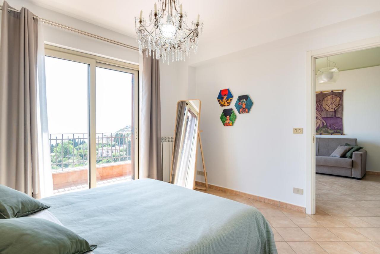 Taormina Panoramic Apartment With Parking Exterior photo