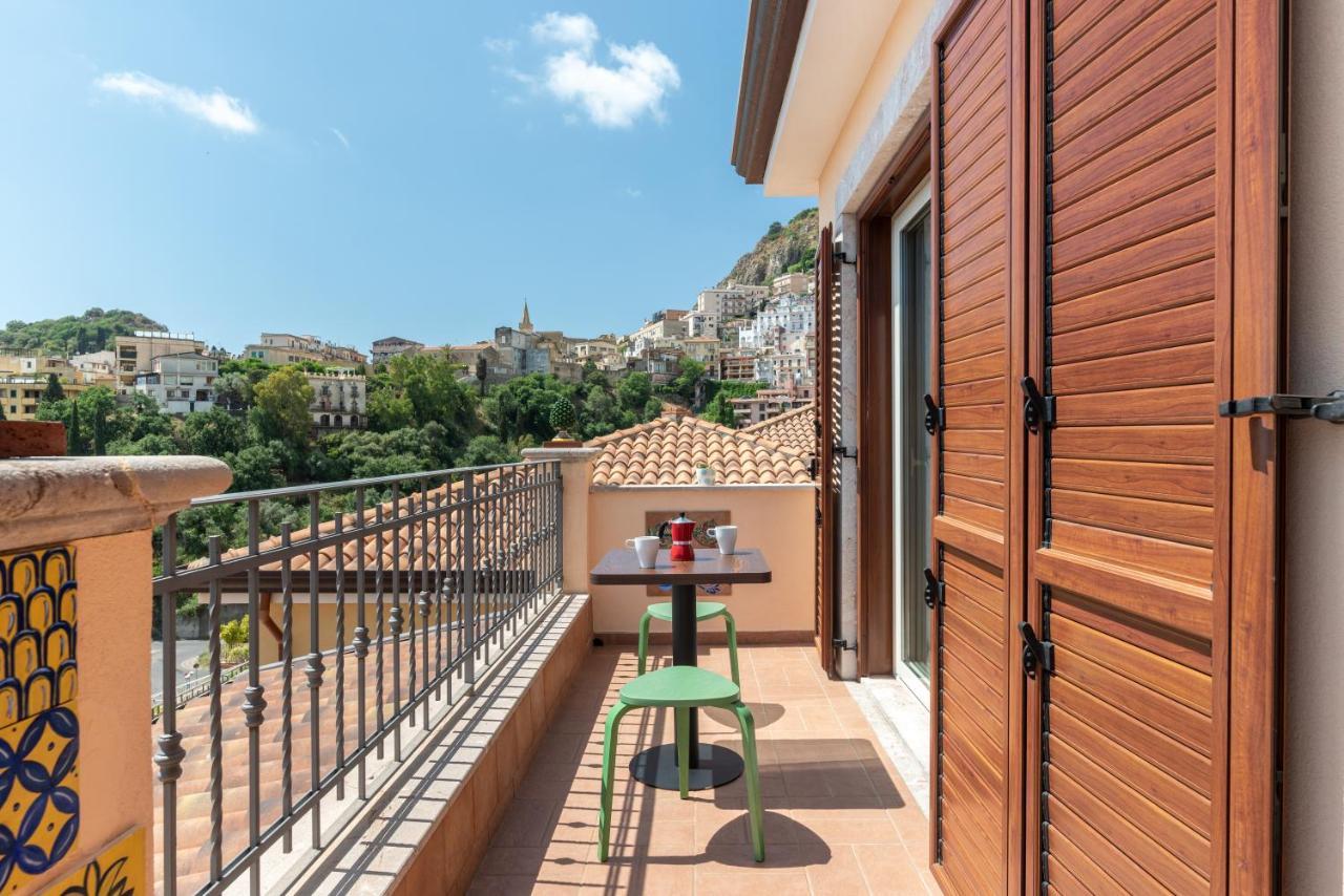 Taormina Panoramic Apartment With Parking Exterior photo